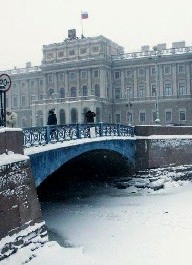 El puente Azul en San Petersburgo