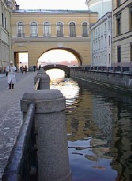 El canal de invierno en San Petersburgo