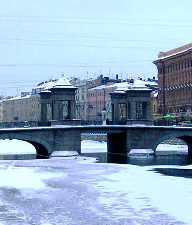 Puente de Lomonosov en St. Petersburg