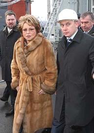 Valentina Matvienko visitando una obra en S. Petersburgo